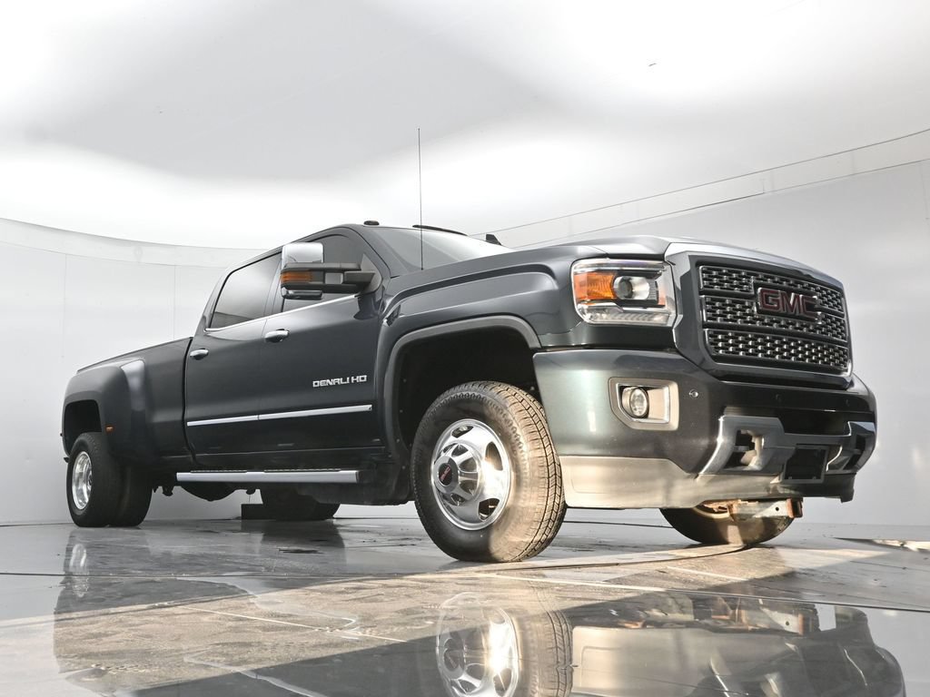 Used 2018 GMC Sierra 3500 Denali w/ Duramax Plus Package AWD/4WD image 39