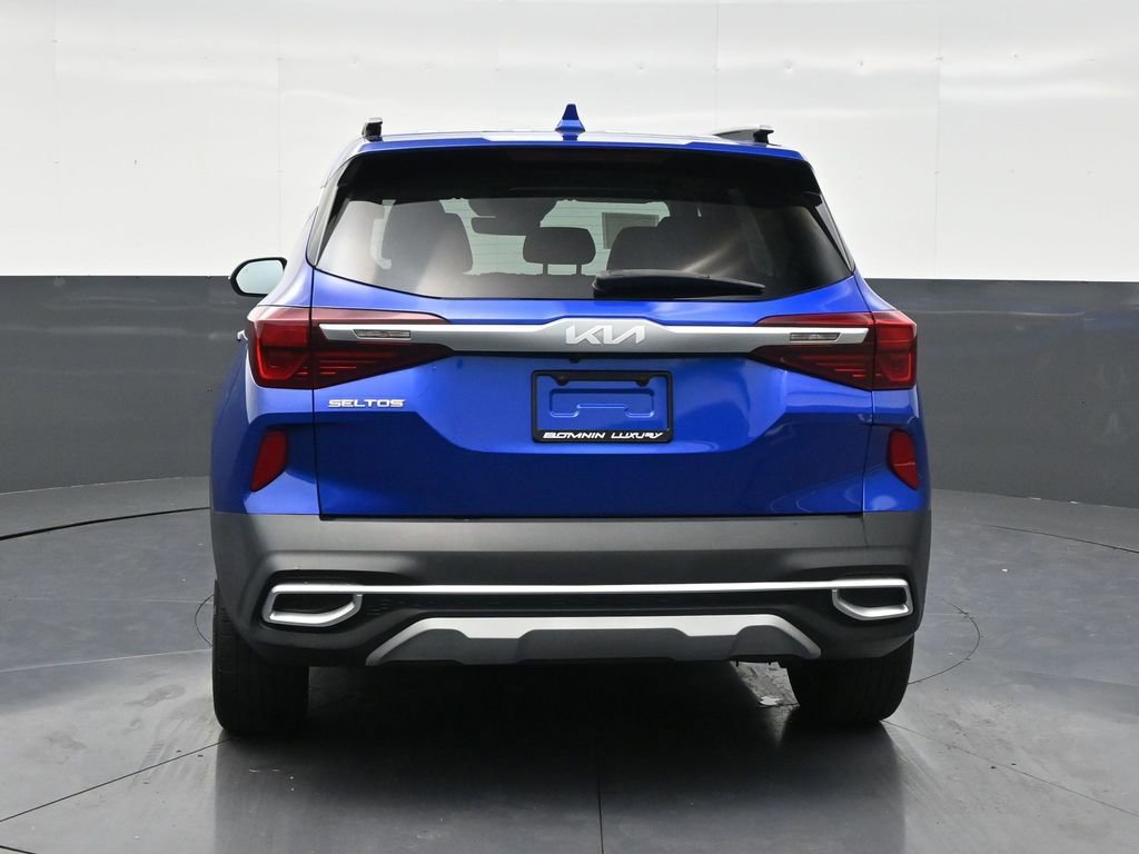 Used 2023 Kia Seltos EX image 4