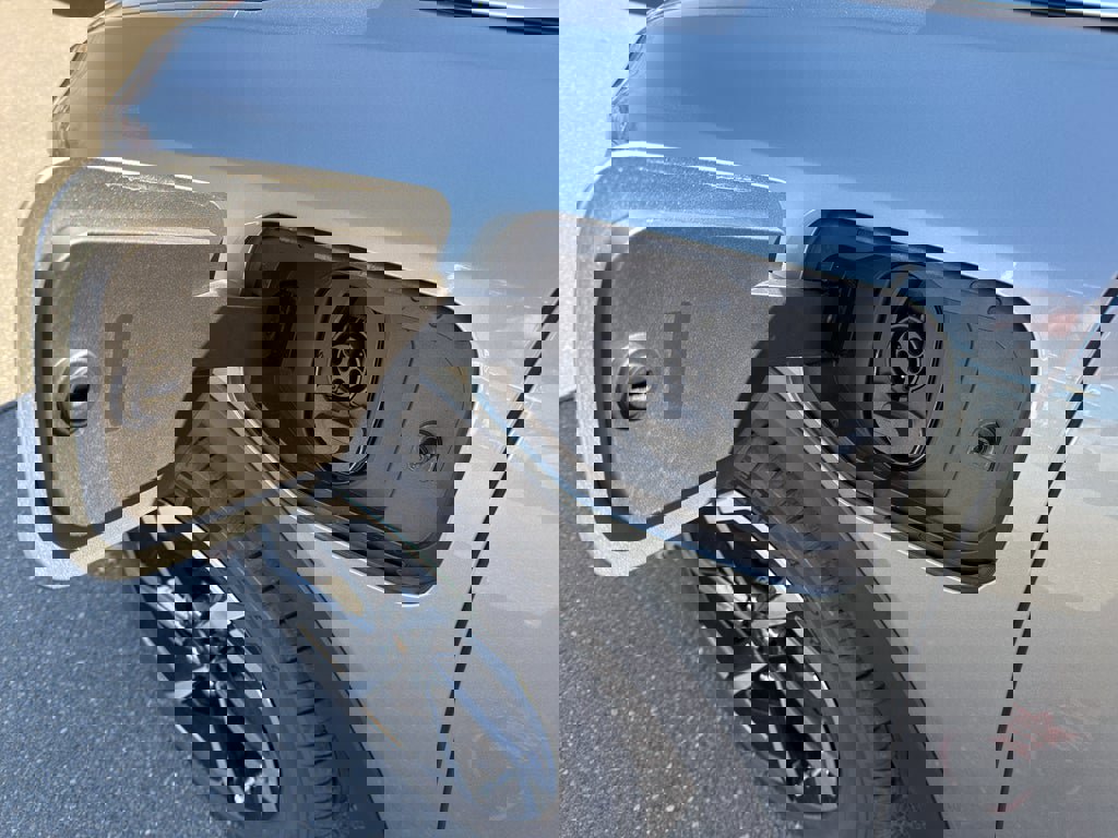 New 2026 Chevrolet Equinox EV LT image 9