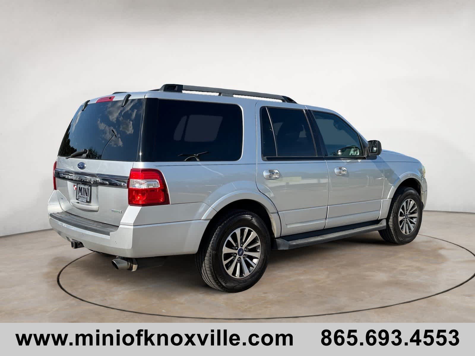 Used 2017 Ford Expedition XLT RWD image 3