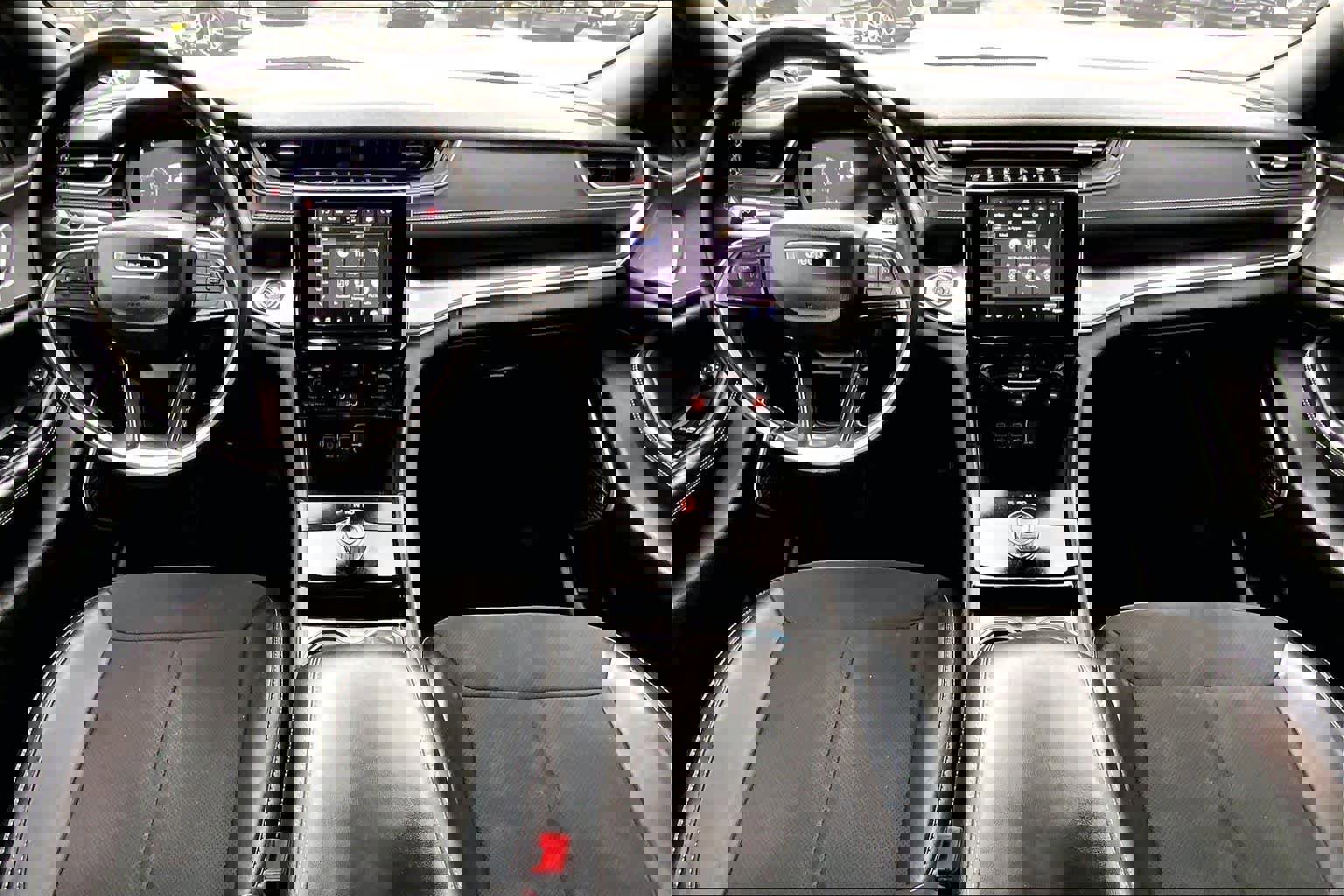 Used 2022 Jeep Grand Cherokee Altitude AWD/4WD image 14