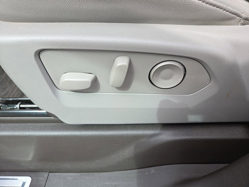 Used 2024 Chevrolet Silverado 1500 LTZ w/ Technology Package image 23