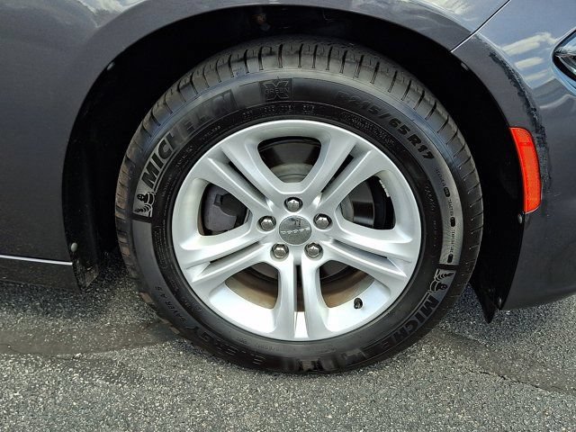 Used 2016 Dodge Charger SE RWD image 8