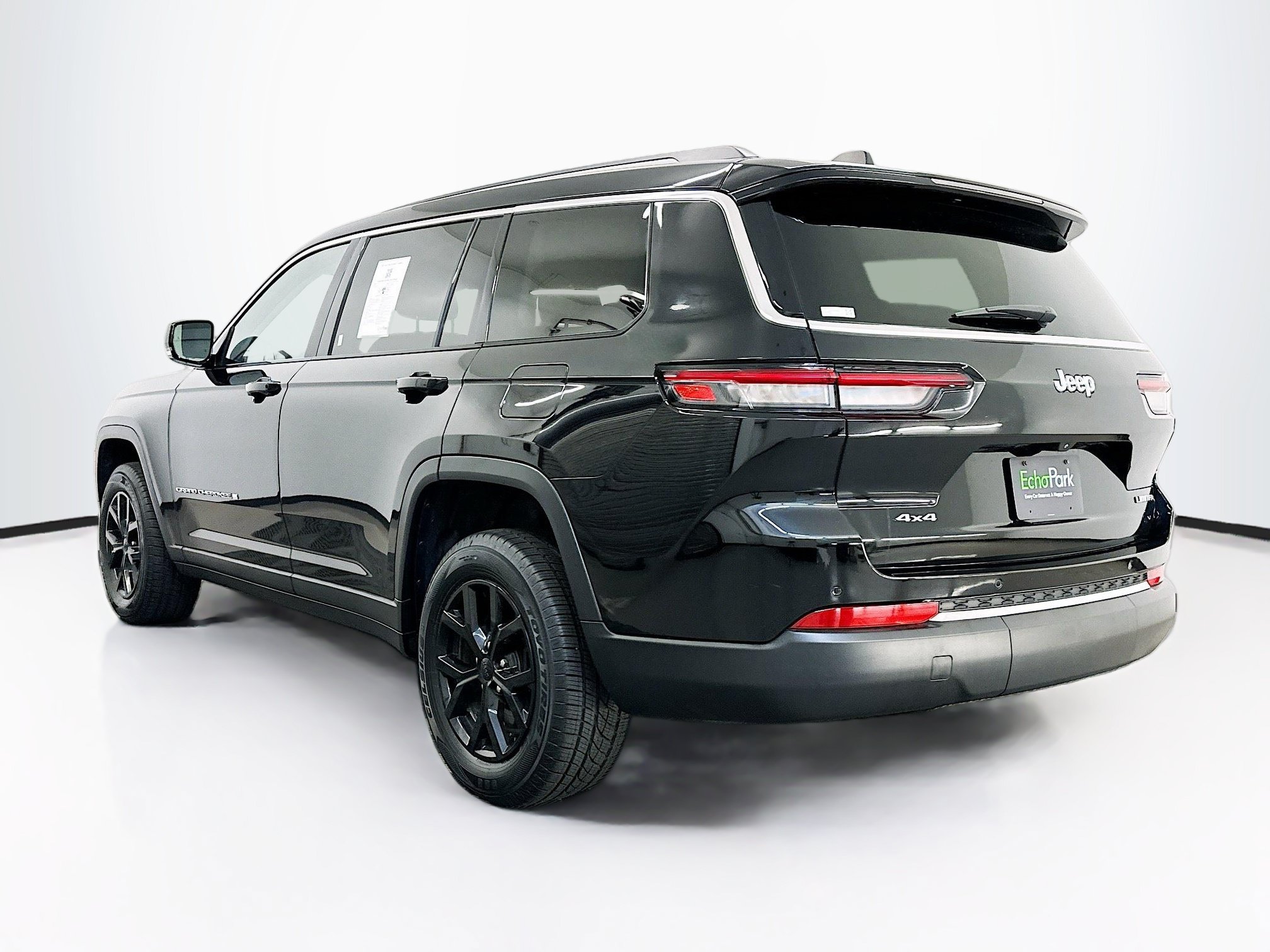 Used 2023 Jeep Grand Cherokee L Limited AWD/4WD image 5