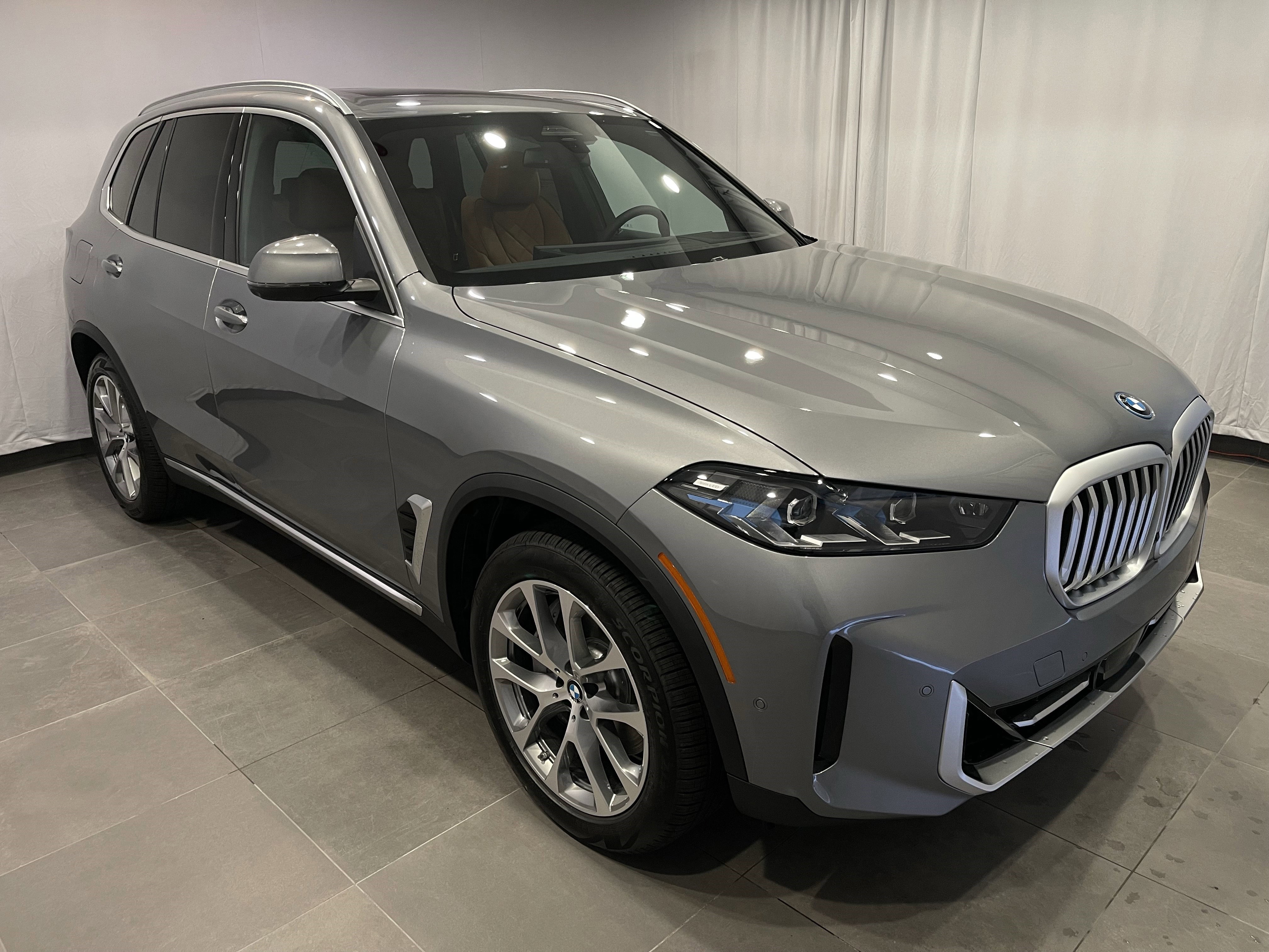 New 2026 BMW X5 xDrive50e AWD/4WD image 3