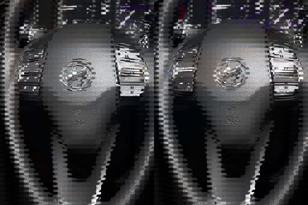 Used 2023 Hyundai Kona SEL AWD/4WD image 28