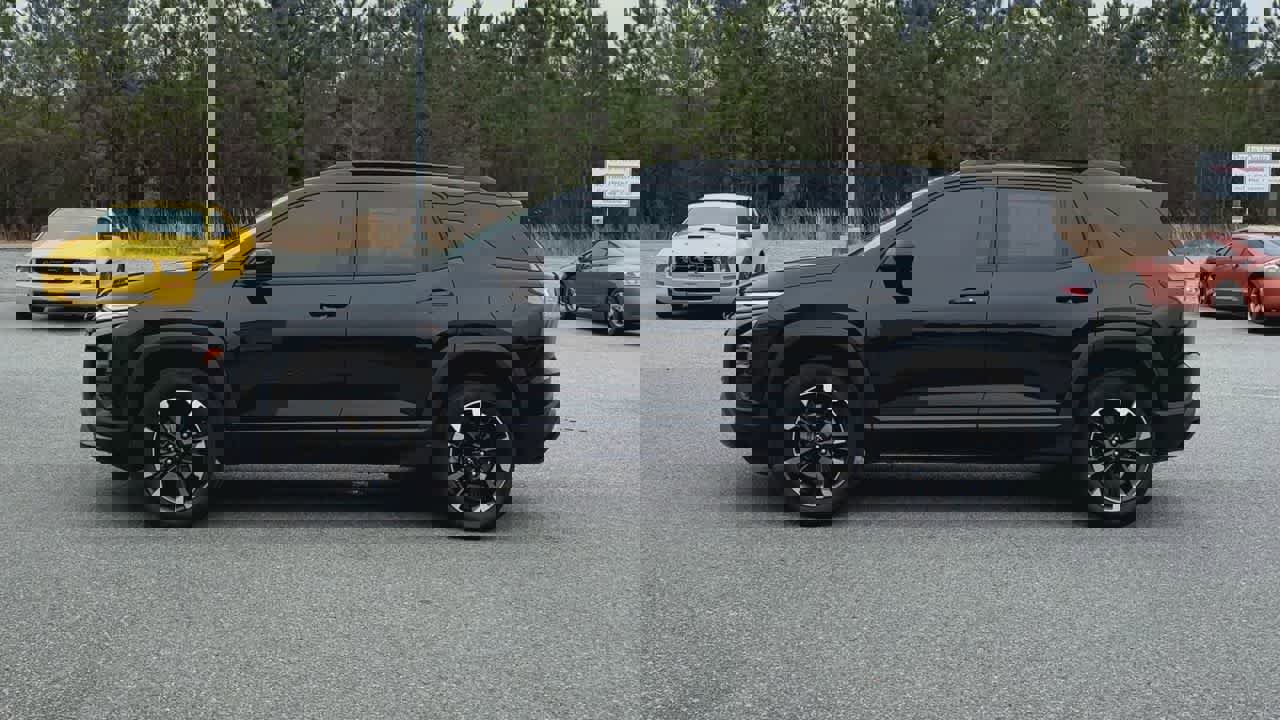 Used 2025 Chevrolet Equinox RS w/ Safety and Technology Package image 5