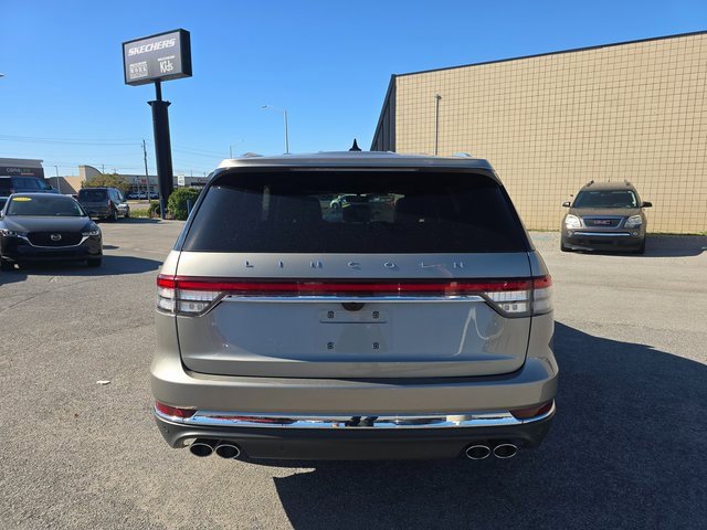 Used 2023 Lincoln Aviator Reserve w/ Equipment Group 201A image 5