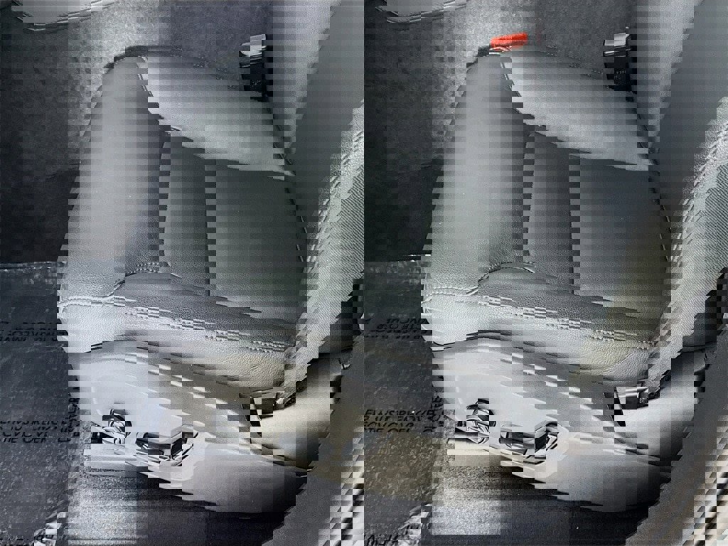 Certified 2025 Volvo XC90 B5 Core image 19