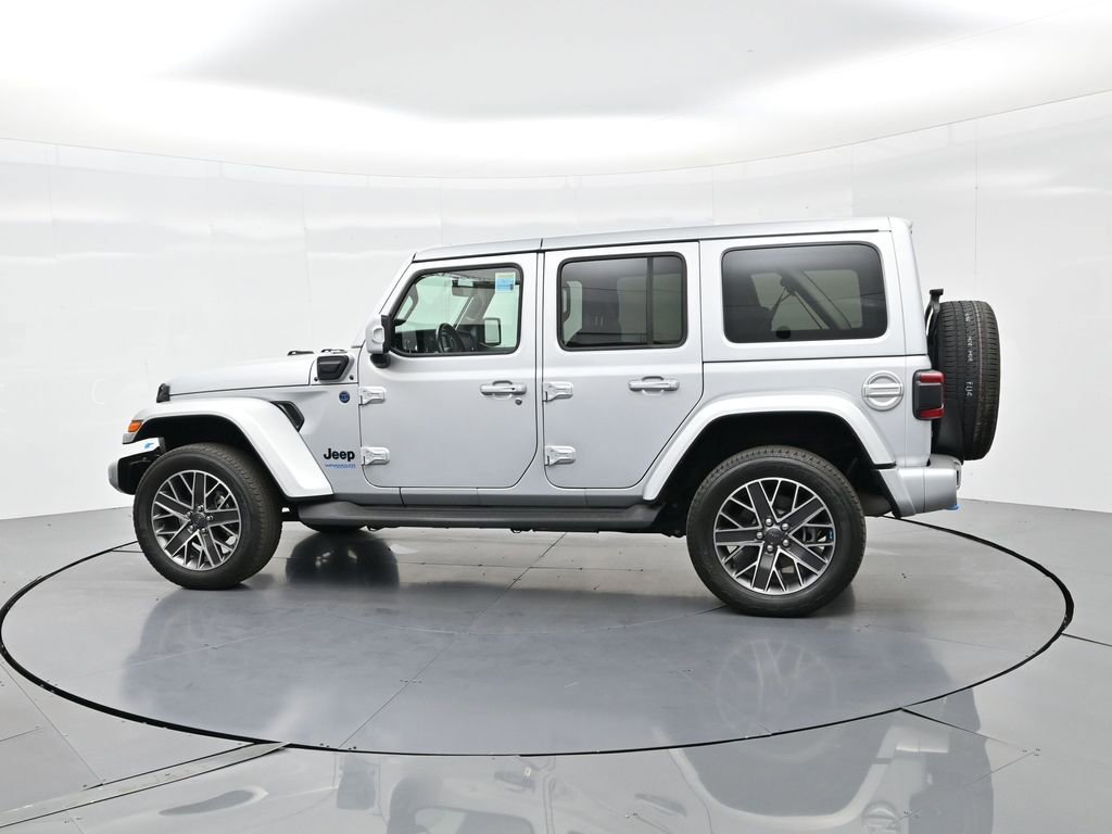 Used 2022 Jeep Wrangler Unlimited Sahara image 9
