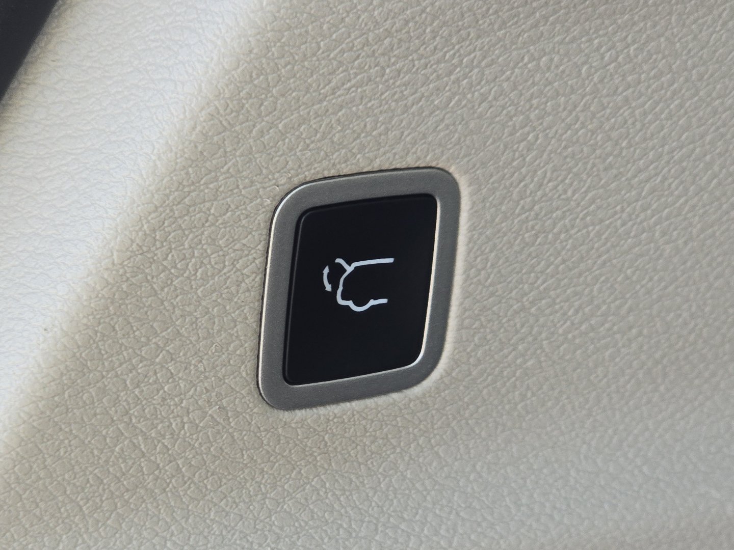 Used 2023 Chrysler Pacifica Touring-L FWD image 15