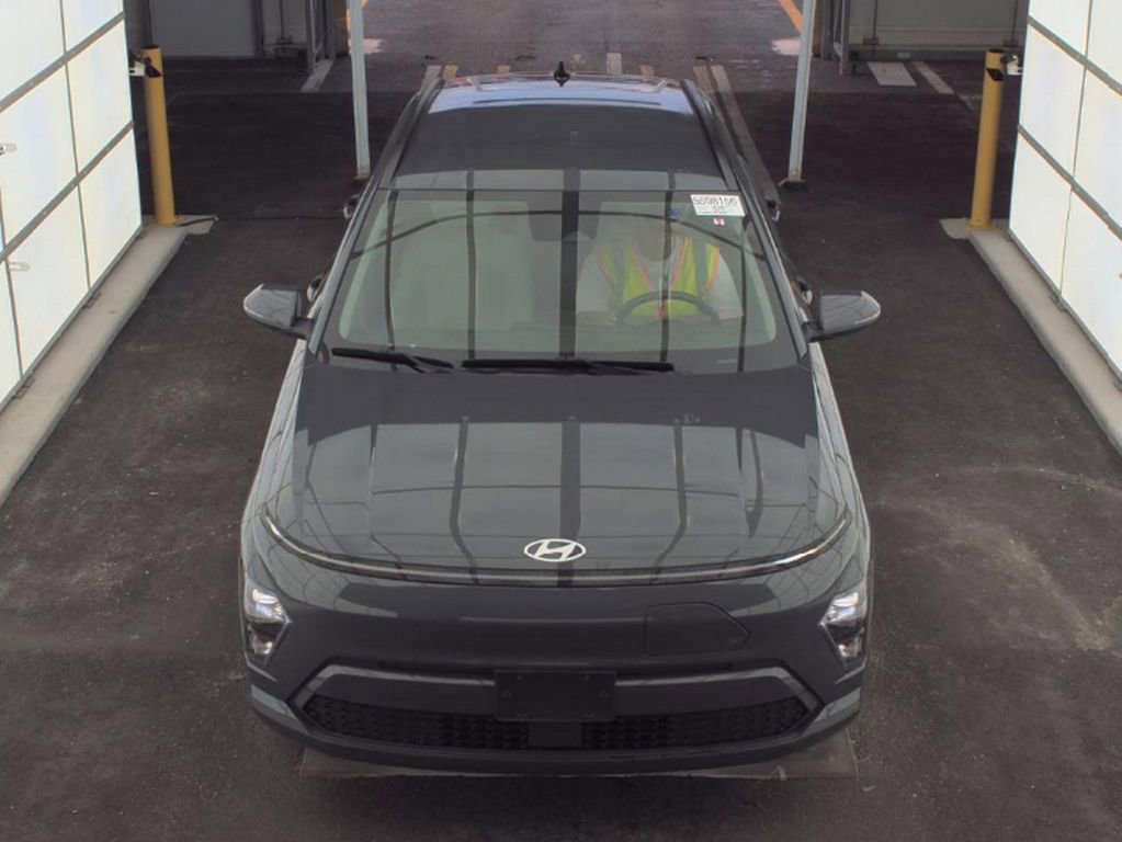 Used 2024 Hyundai Kona SEL FWD image 2