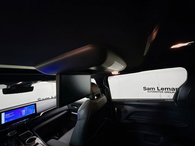 Used 2025 Toyota Sienna Platinum AWD/4WD image 36