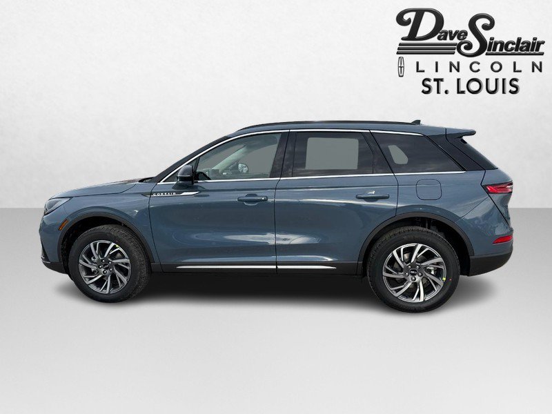 Certified 2025 Lincoln Corsair AWD w/ Equipment Group 101A image 8
