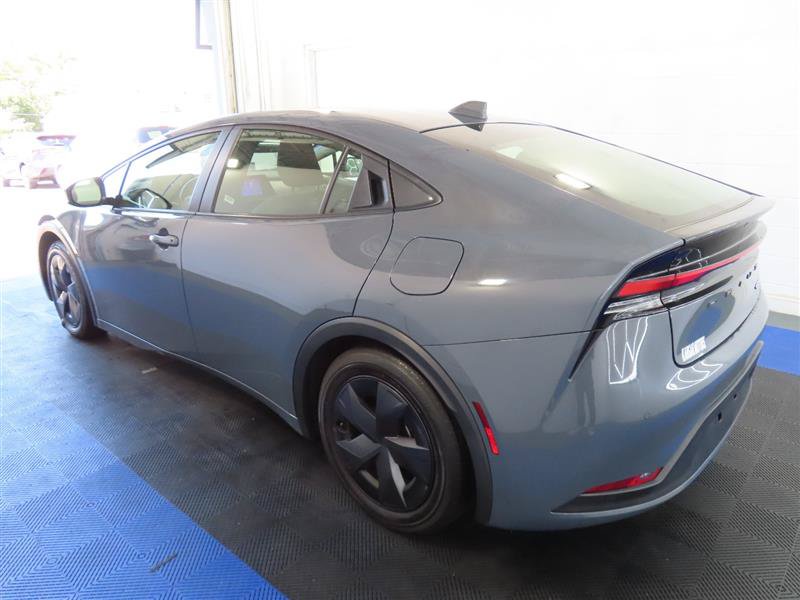 Used 2024 Toyota Prius LE FWD image 10