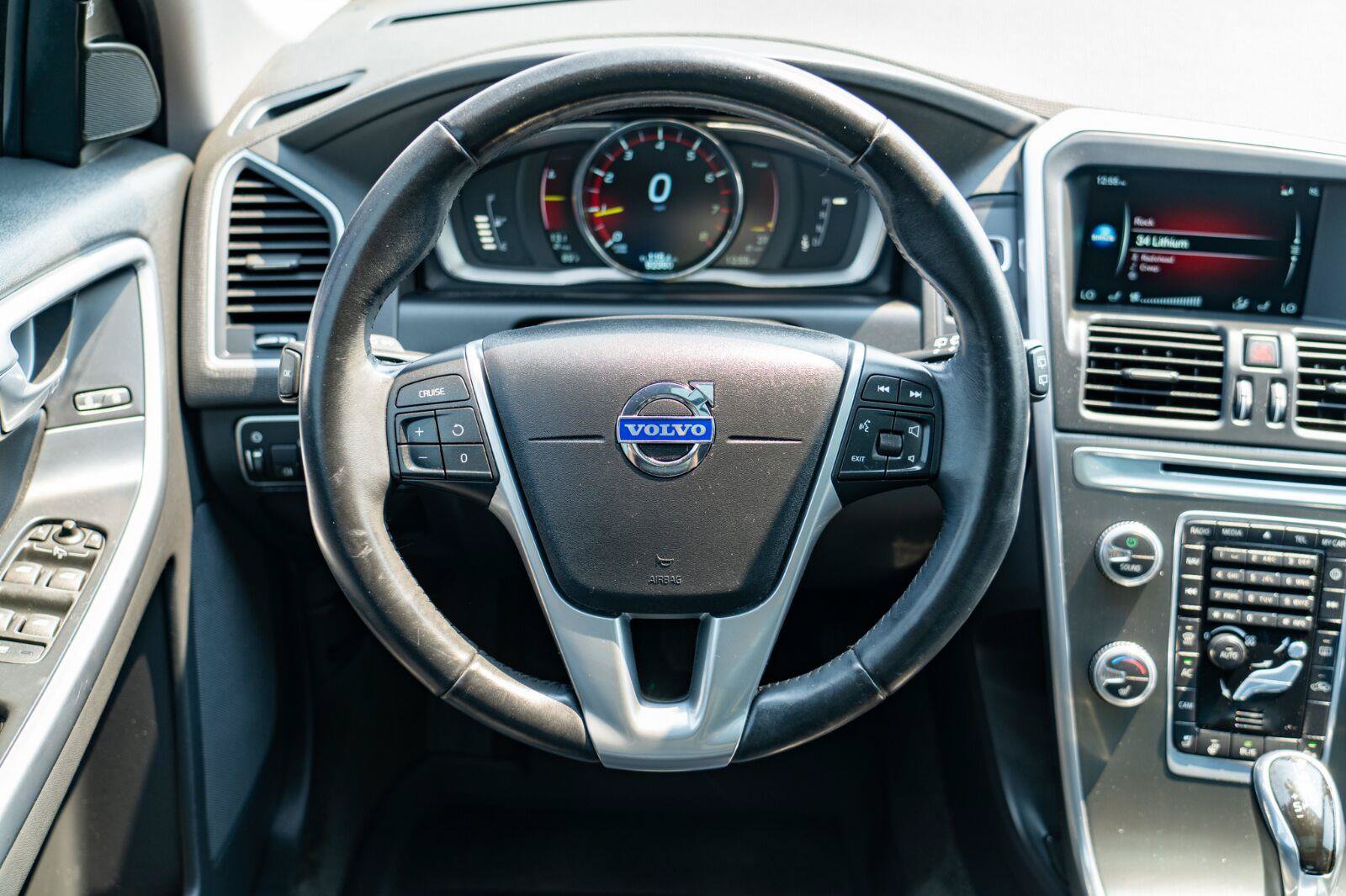Used 2015 Volvo XC60 T5 AWD/4WD image 16