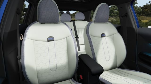 New 2026 MINI Cooper 4-Door Hardtop image 3