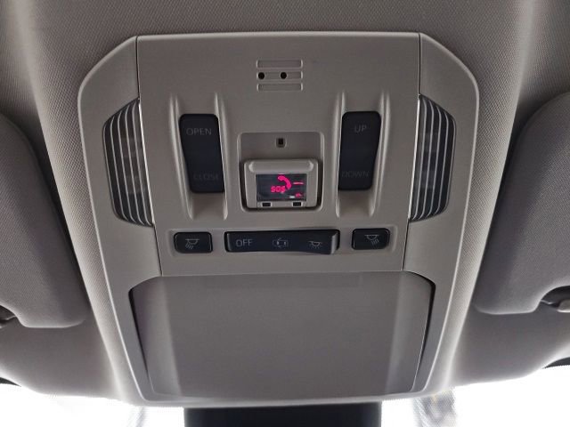 Used 2020 Toyota Highlander XLE image 27