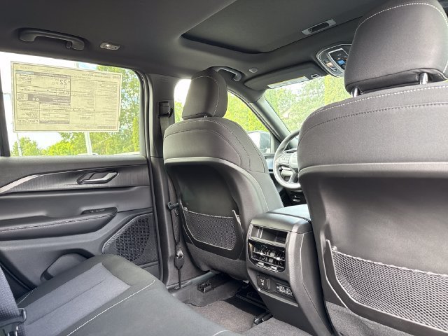 New 2026 Jeep Grand Cherokee Laredo X AWD/4WD image 26