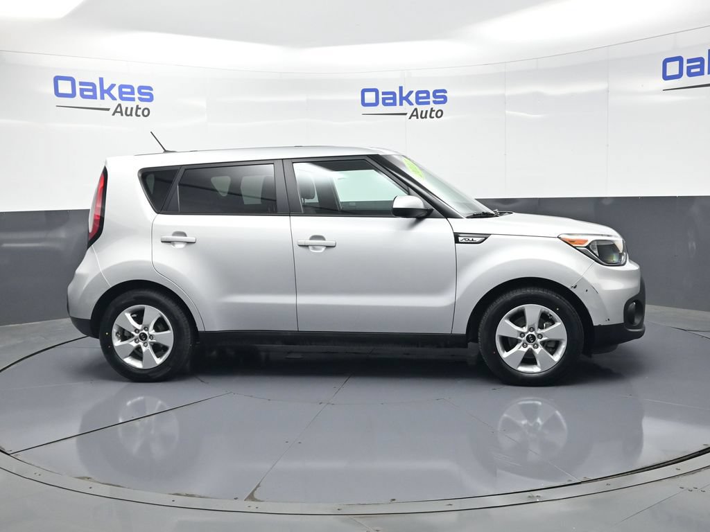 Used 2017 Kia Soul FWD image 8