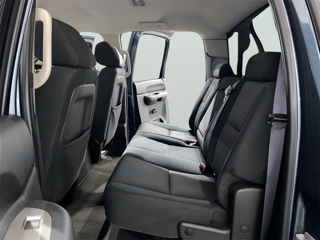 Used 2010 Chevrolet Silverado 2500 LT w/ Interior Plus Package image 13