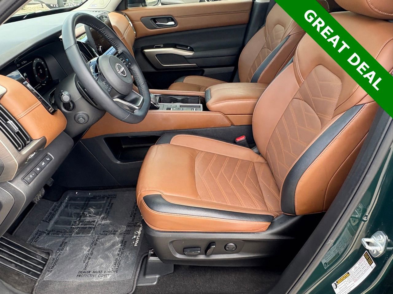 Used 2024 Nissan Pathfinder Platinum w/ Cargo Package image 30