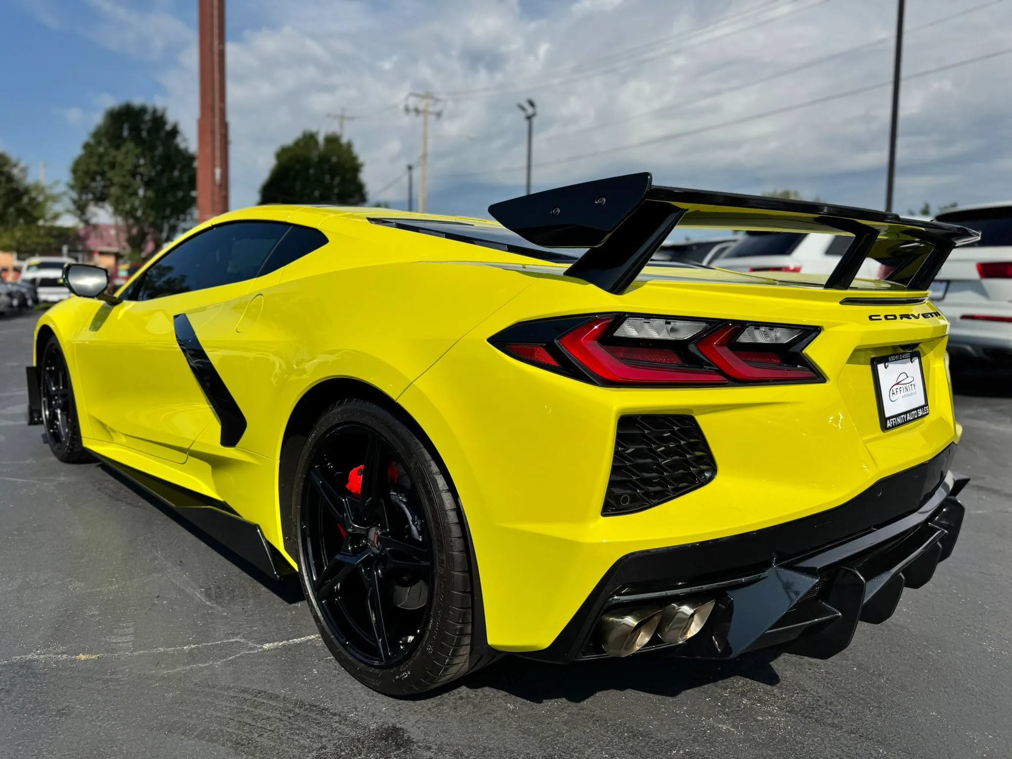 Used 2023 Chevrolet Corvette Stingray Coupe w/ Z51 Performance Package RWD image 3