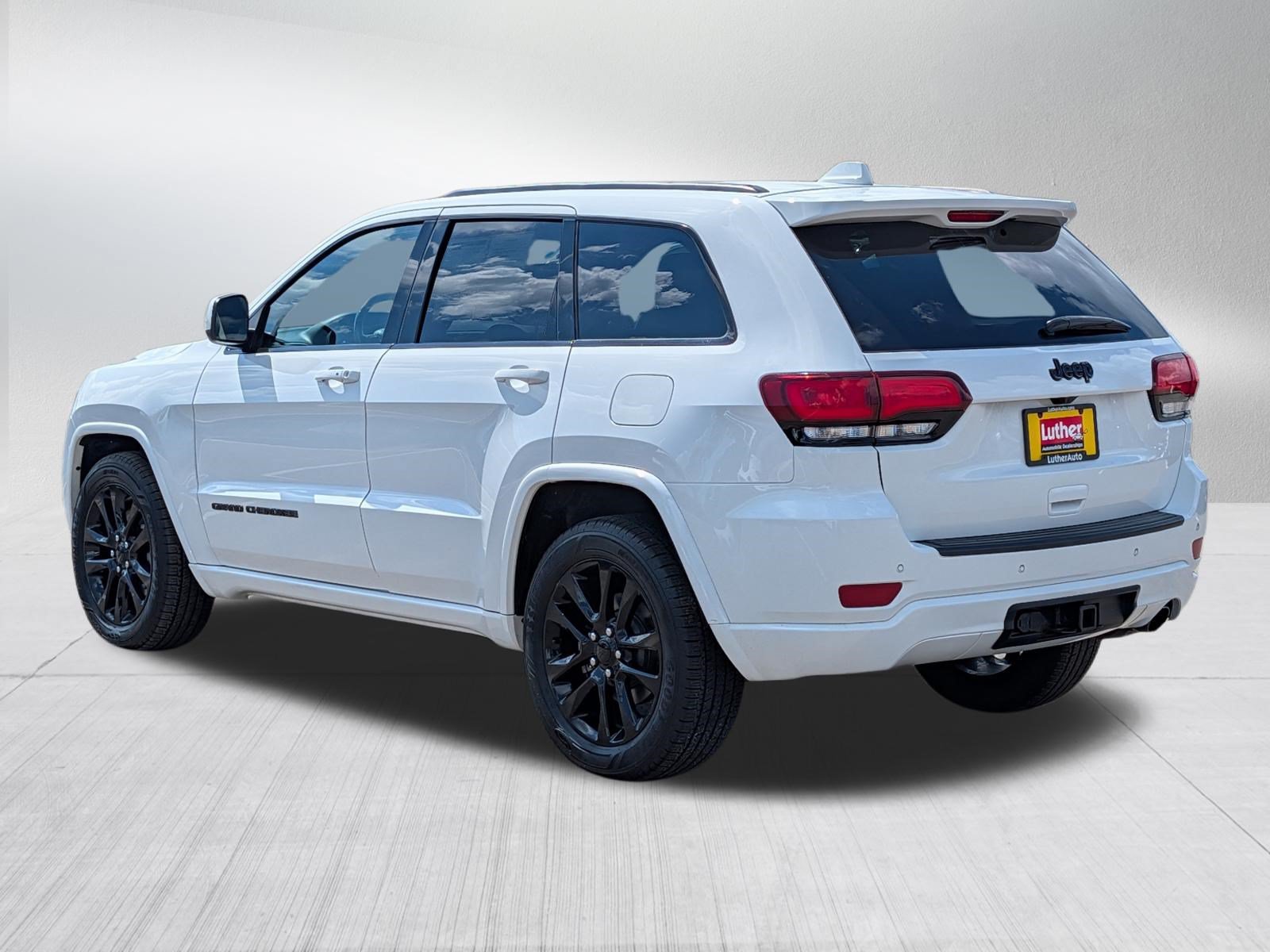 Used 2021 Jeep Grand Cherokee Laredo X AWD/4WD image 5