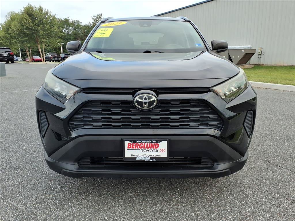 Used 2021 Toyota RAV4 LE AWD/4WD image 8