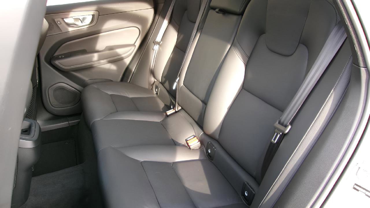 Used 2025 Volvo XC60 B5 Plus AWD/4WD image 10