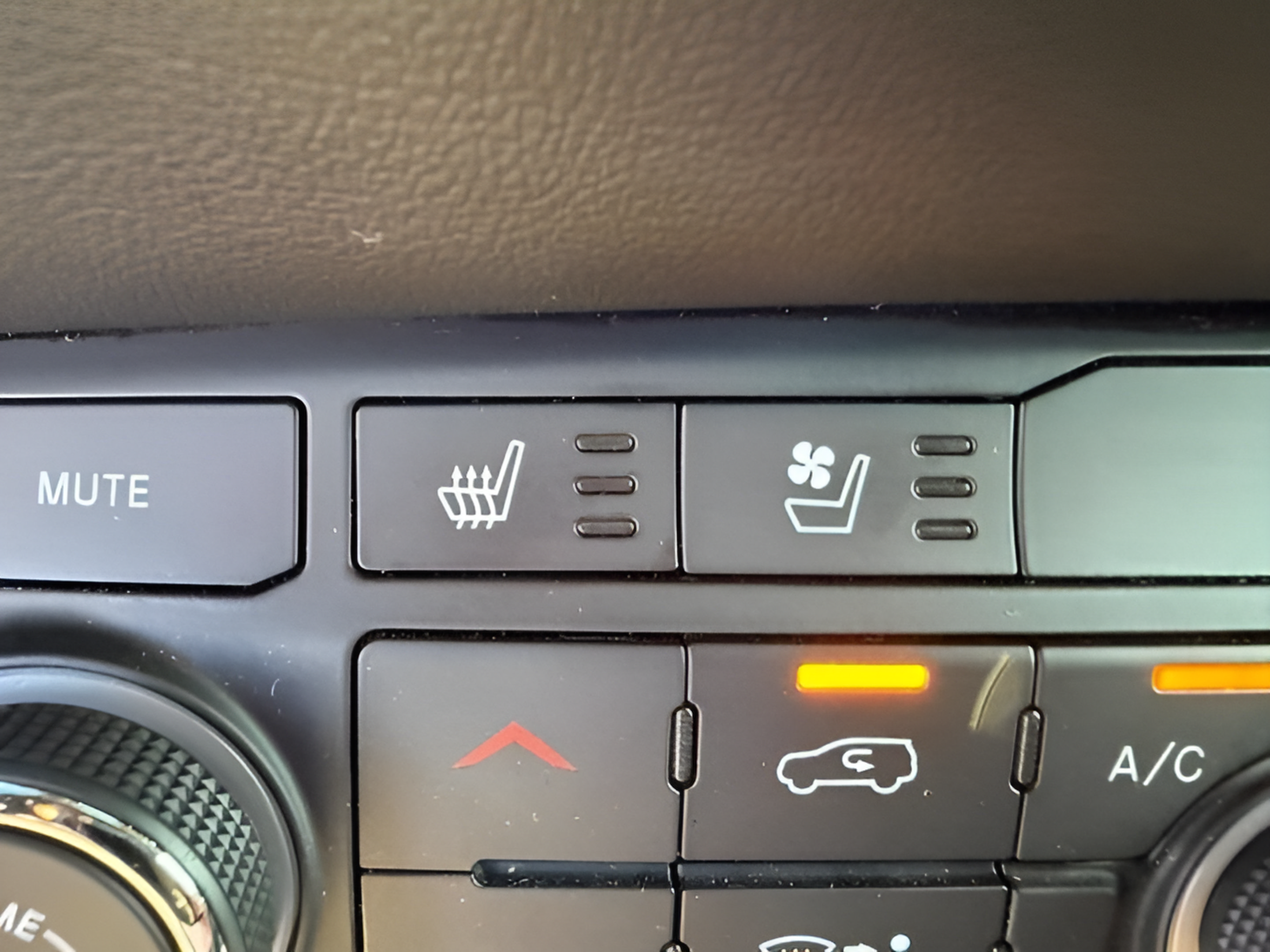 Used 2023 Dodge Durango R/T w/ Tow 'N Go Package AWD/4WD image 24