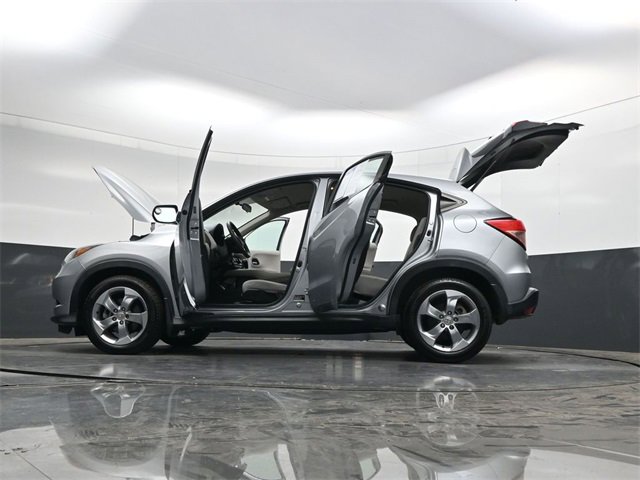 Used 2017 Honda HR-V LX image 39