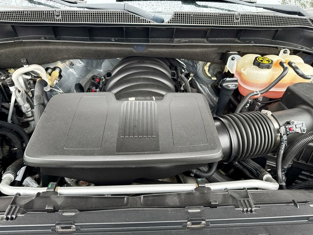 Used 2022 Chevrolet Suburban LT w/ Luxury Package image 32