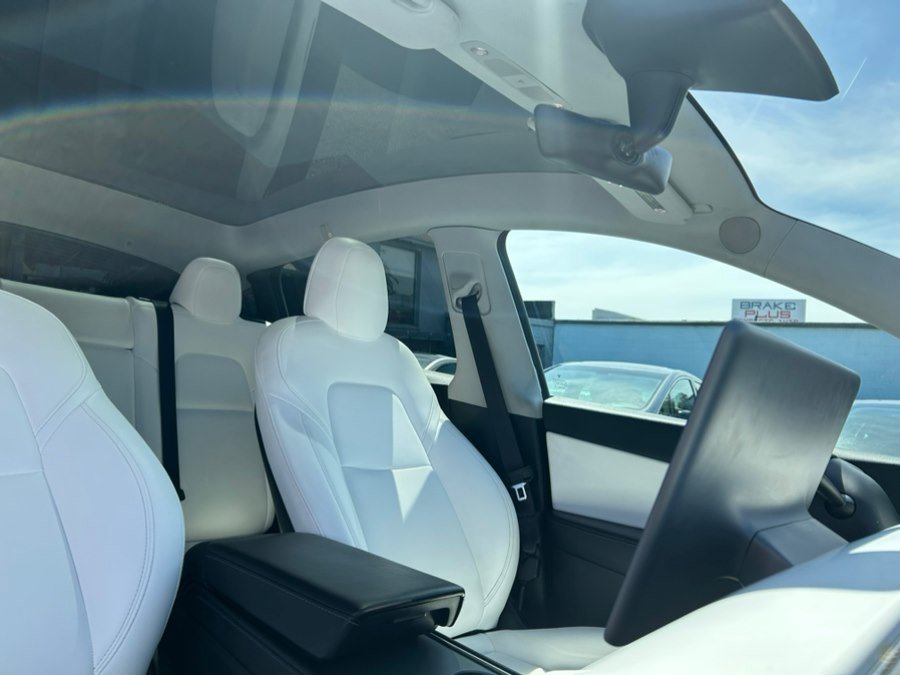 Used 2021 Tesla Model Y Long Range image 35