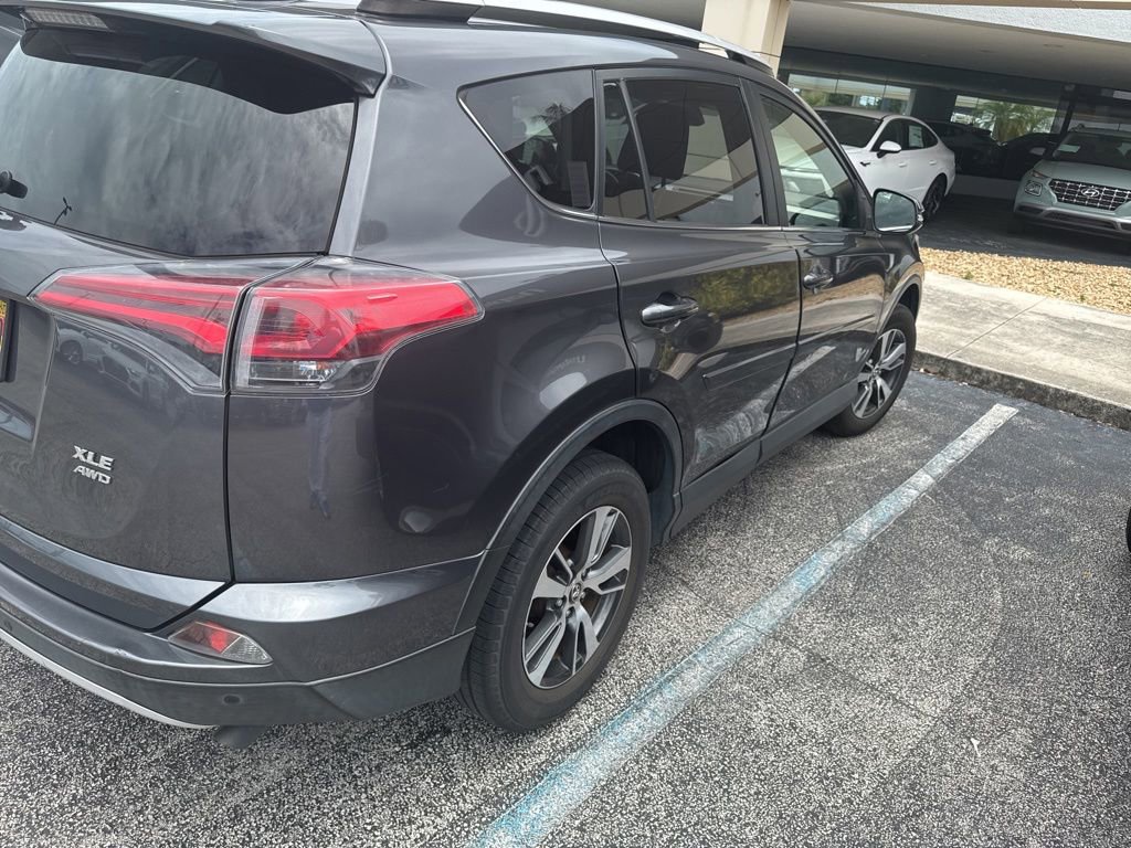 Used 2016 Toyota RAV4 XLE w/ Convenience Package AWD/4WD image 8