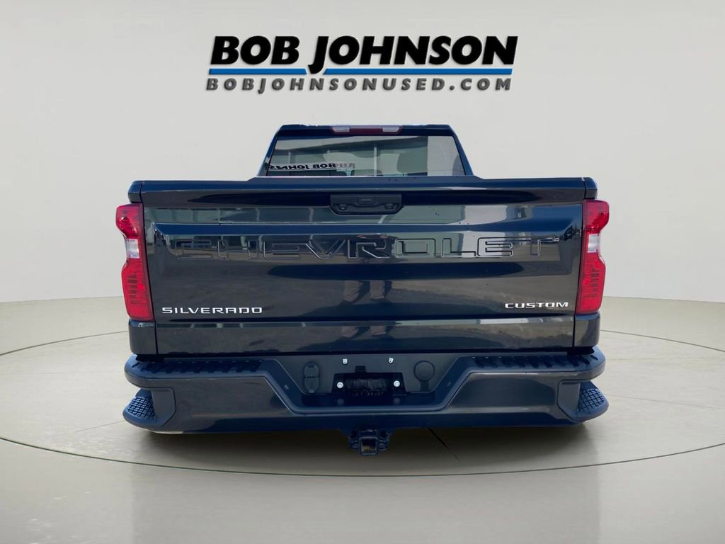 Used 2023 Chevrolet Silverado 1500 Custom image 9