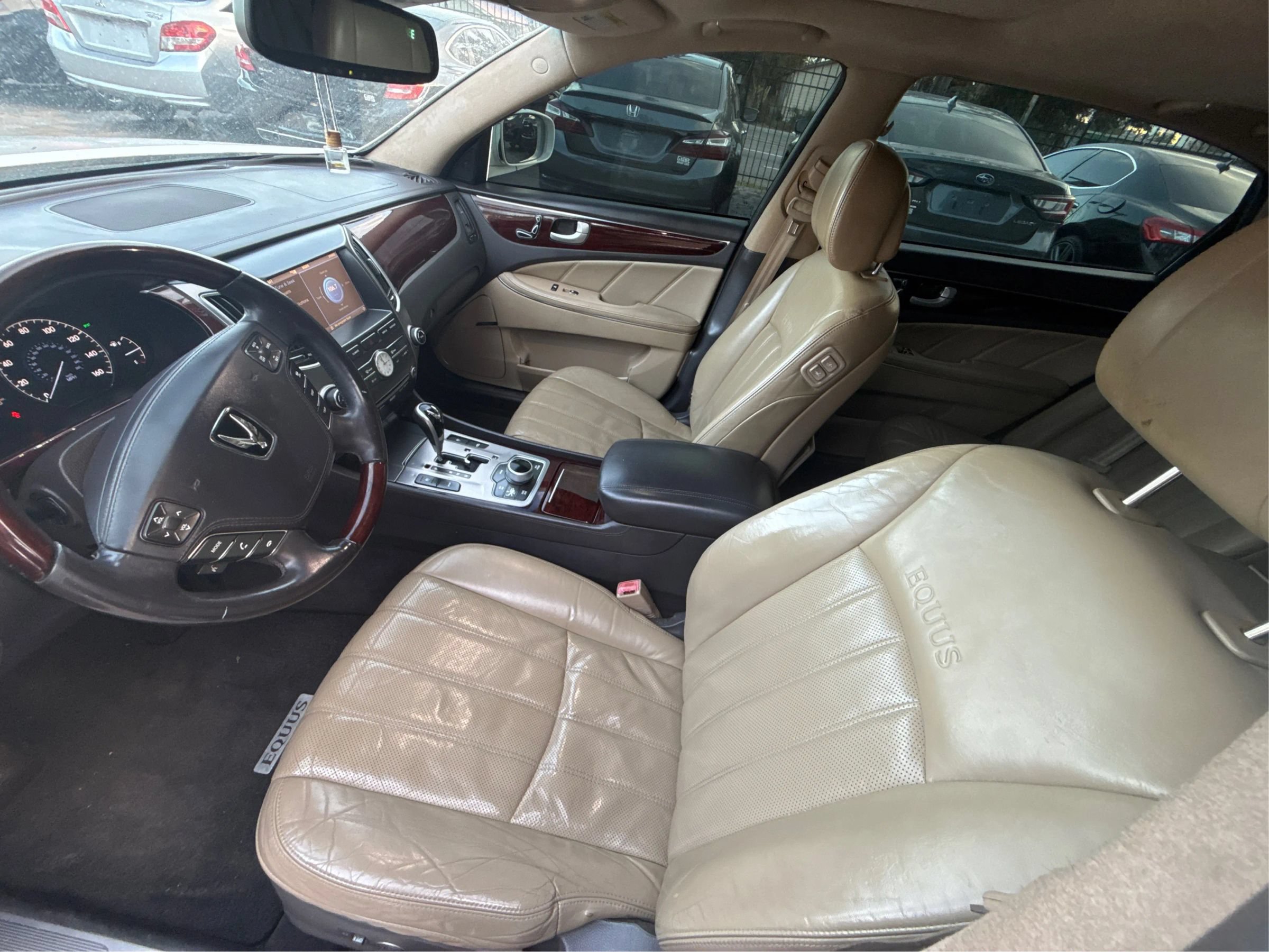 Used 2012 Hyundai Equus Signature RWD image 9