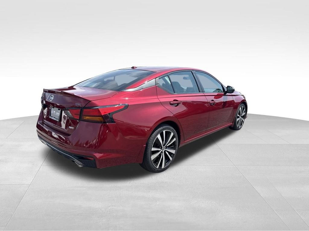 Used 2019 Nissan Altima 2.5 SR w/ SR Premium Package AWD/4WD image 6