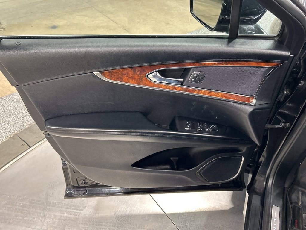 Used 2019 Lincoln Nautilus Select image 14