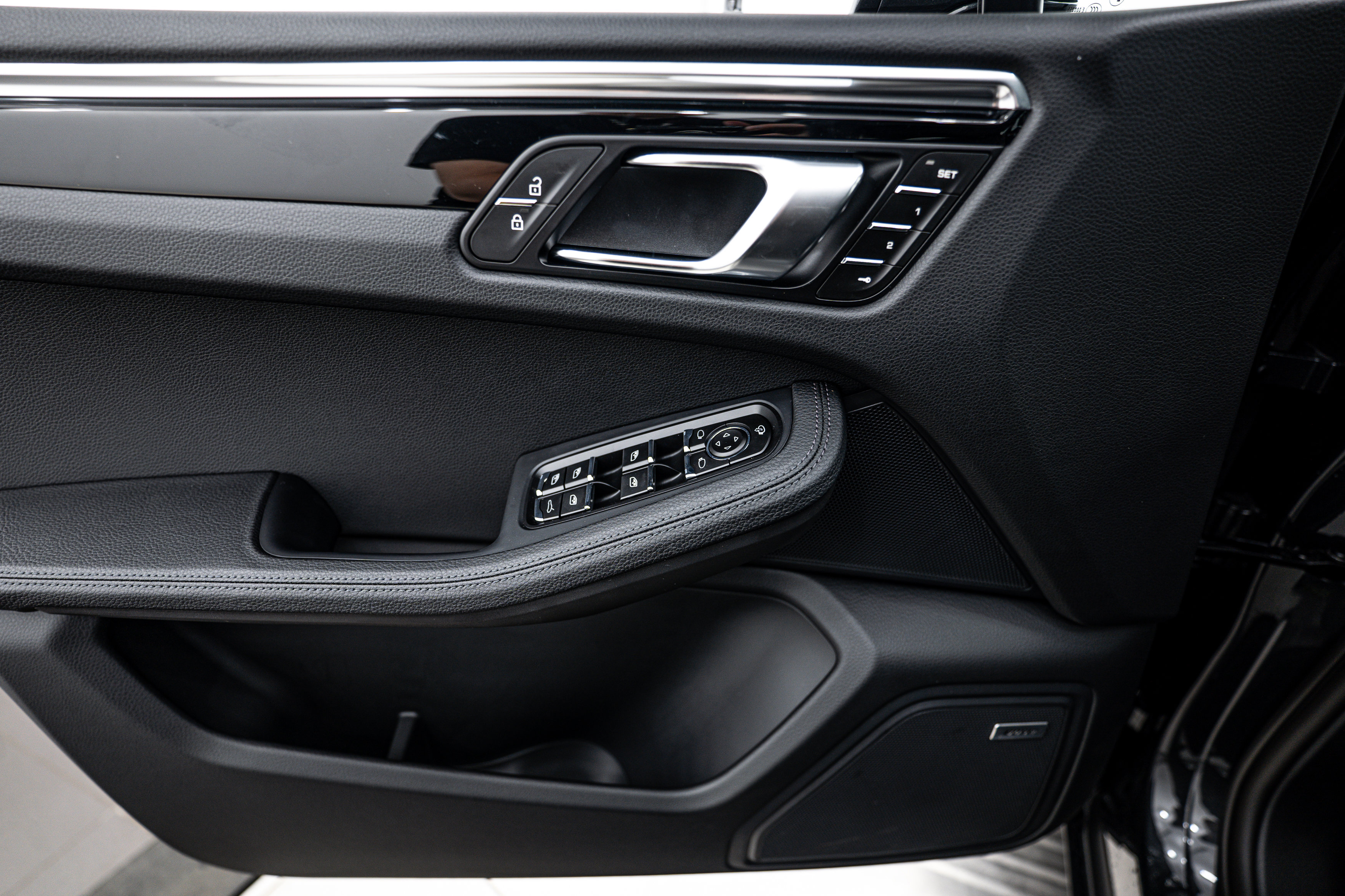 New 2025 Porsche Macan image 16