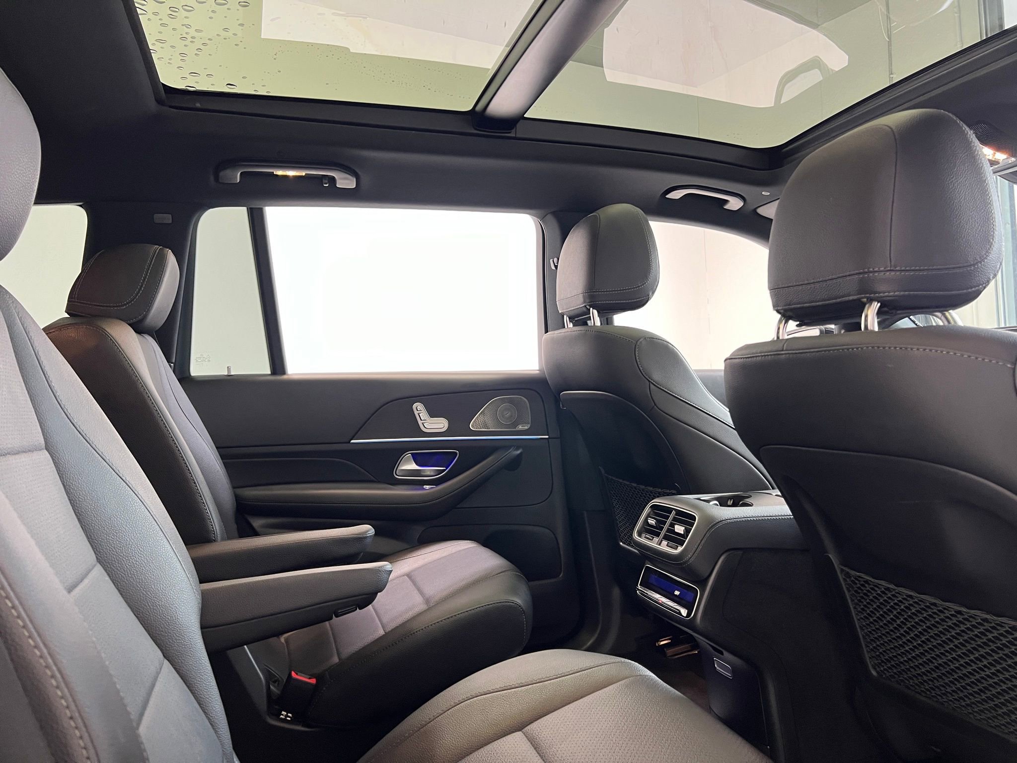 Used 2024 Mercedes-Benz GLS 450 4MATIC image 23