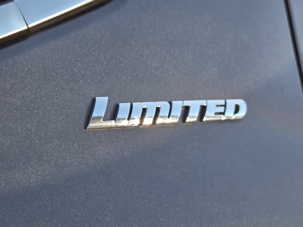 Used 2023 Toyota Tundra Limited AWD/4WD image 7
