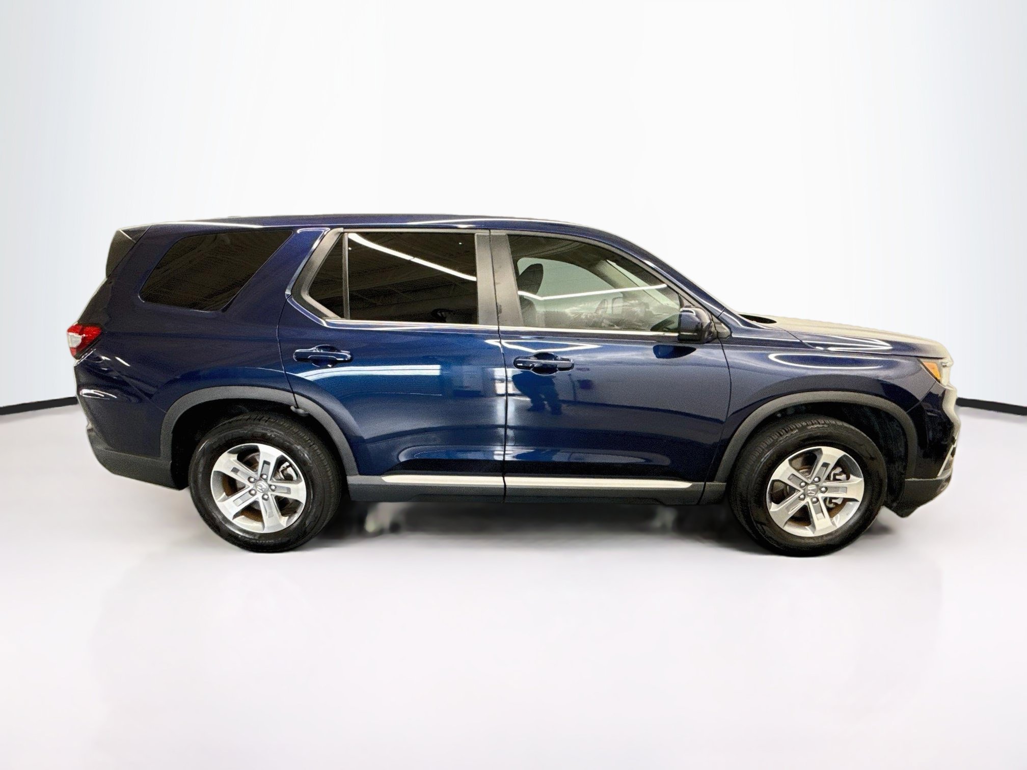 Used 2025 Honda Pilot EX-L image 10