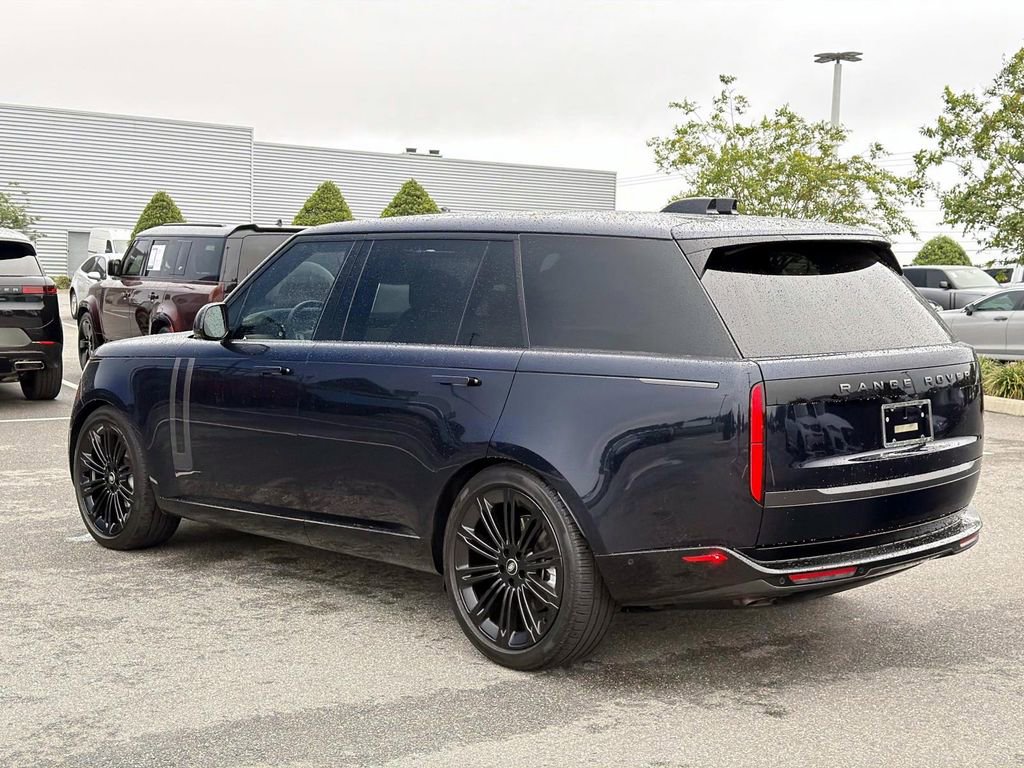 New 2025 Land Rover Range Rover Long Wheelbase SE image 3