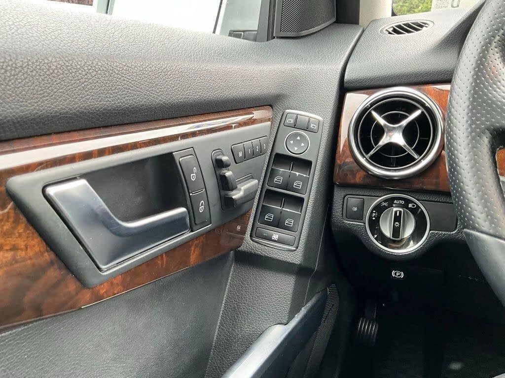 Used 2014 Mercedes-Benz GLK 350 4MATIC image 23