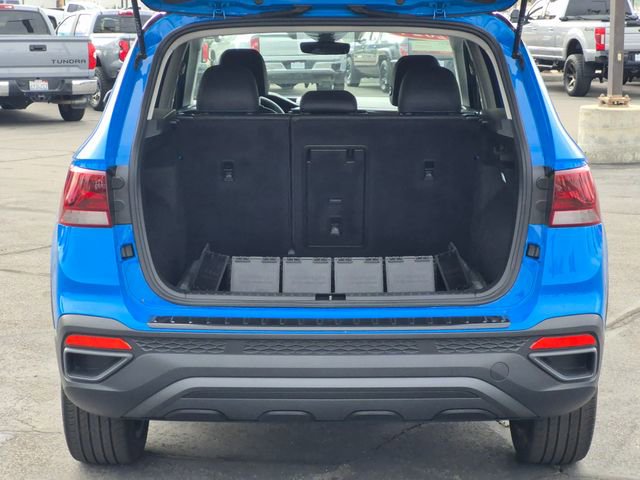 Used 2024 Volkswagen Taos SE image 6