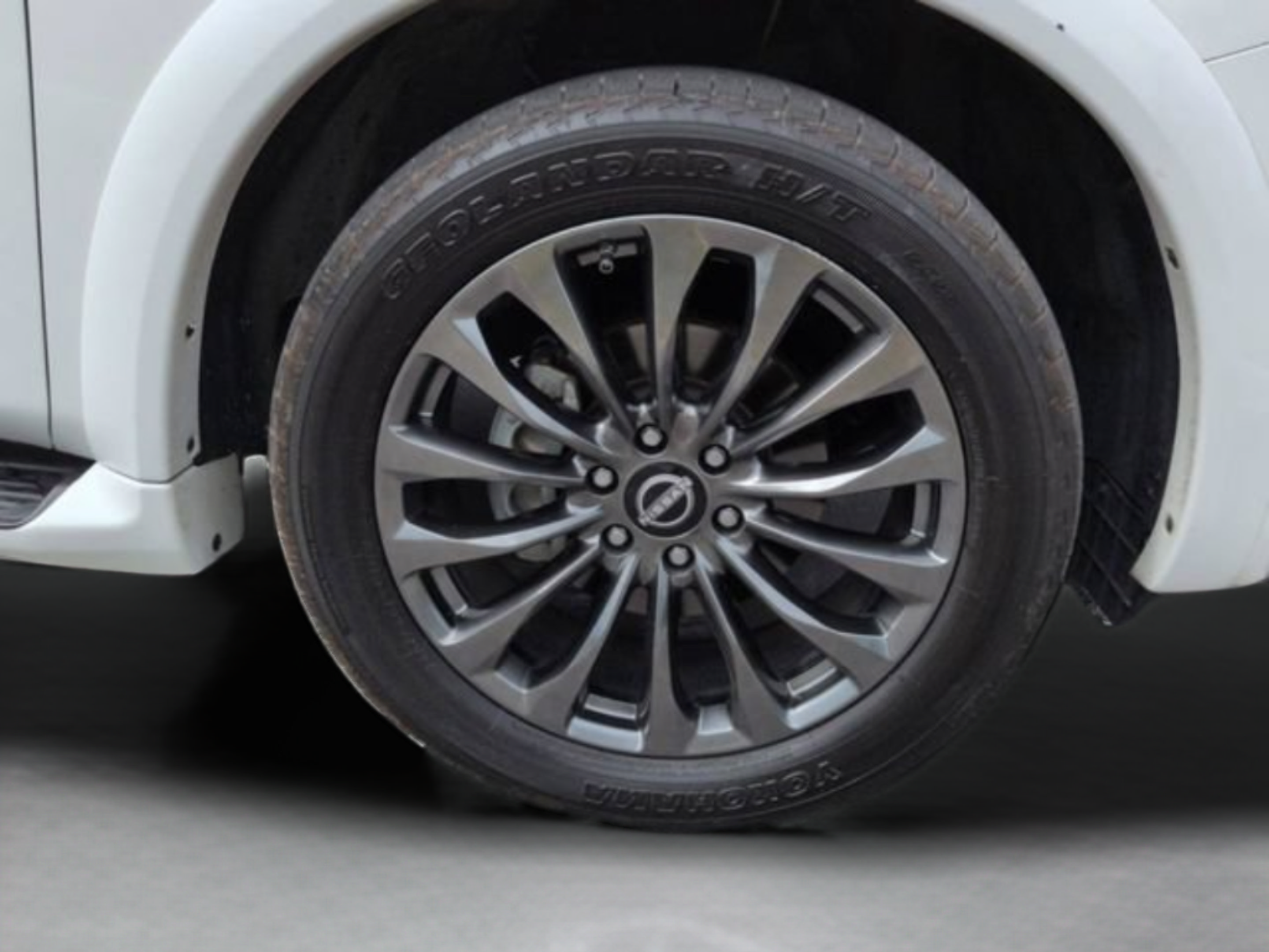 Used 2023 Nissan Armada Platinum w/ Captain's Chairs Package RWD image 33