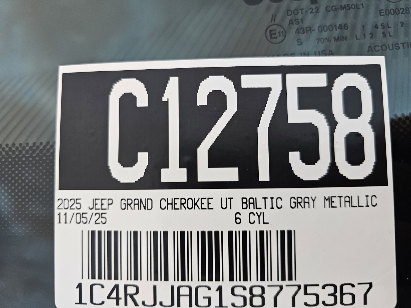 New 2025 Jeep Grand Cherokee L Laredo image 10