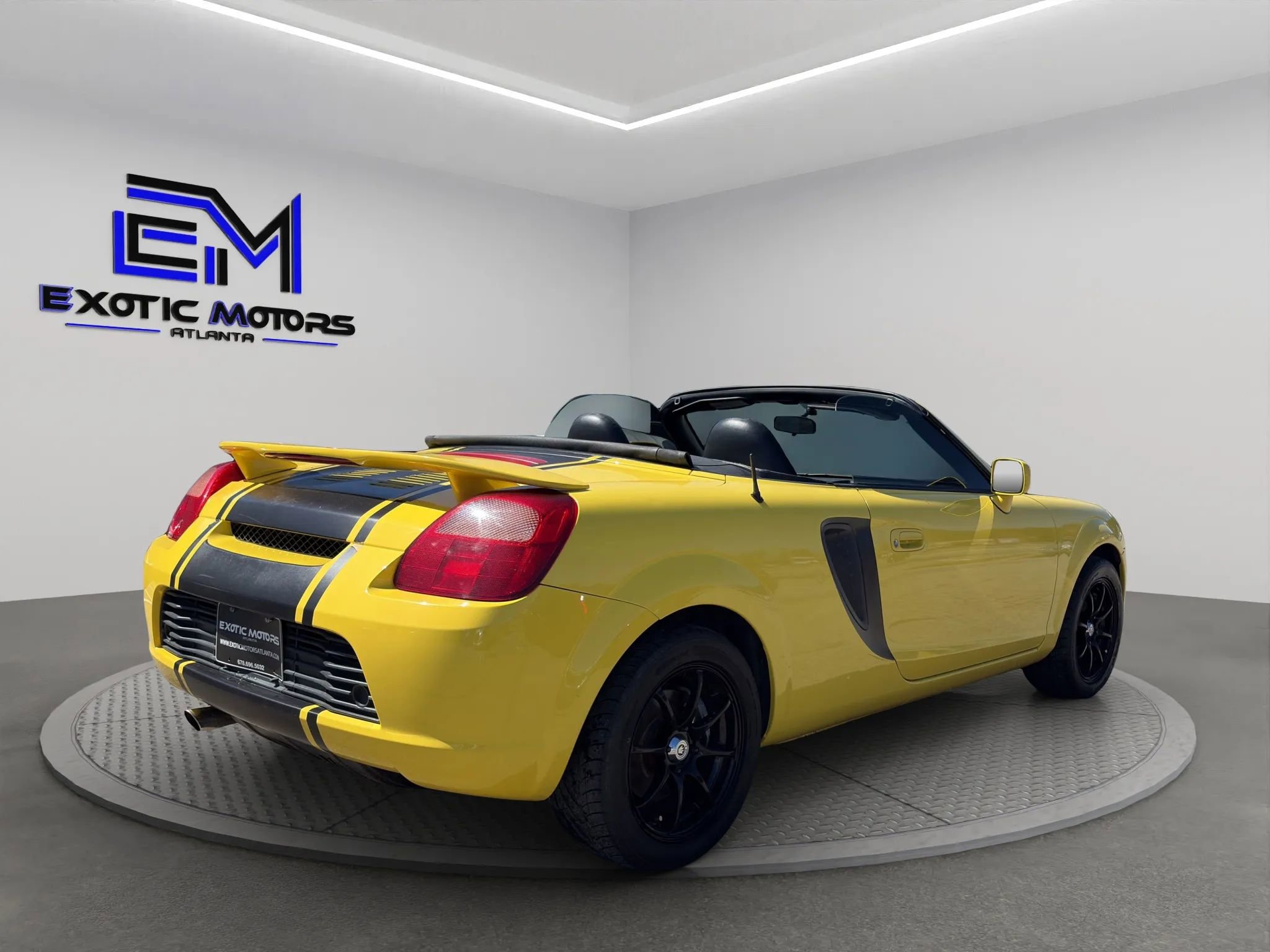 Used 2001 Toyota MR2 Spyder Convertible 2D image 5
