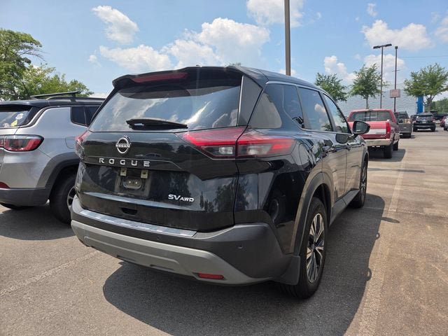 Used 2023 Nissan Rogue SV AWD/4WD image 2